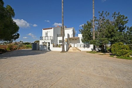 4 Bed Detached Villa for Sale in Paralimni, Ammochostos