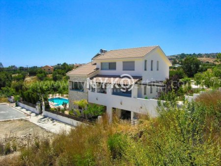 4 bedroom detached house semi-furnished - 17