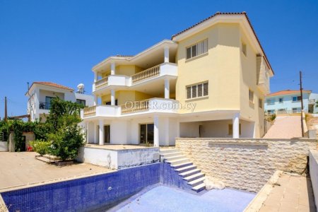 Five-Bedroom House in Timi, Paphos - 8