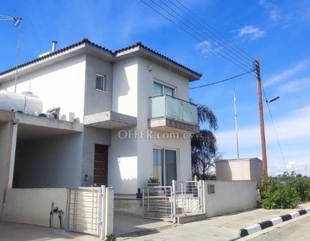 For Sale, Three-Bedroom Detached House in Ergates