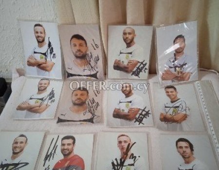 12 συλλεκτικές κάρτες τής ΑΕΚ με γνήσια υπογραφή.