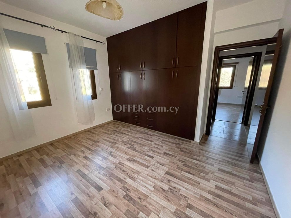4-bedroom Detached Villa 280 sqm in Pyrgos - 2
