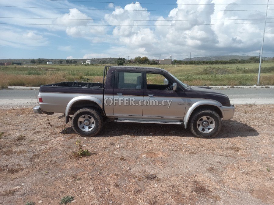 2004 Mitsubishi L200 2.5L Diesel Manual Pickup and 4x4 - 2