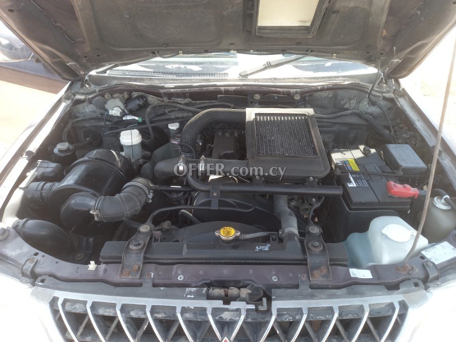 2004 Mitsubishi L200 2.5L Diesel Manual Pickup and 4x4 - 4