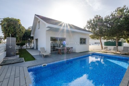 2 Bed Detached Villa for Rent in Pervolia, Larnaca - 1