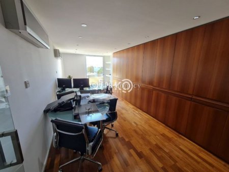 190 sqm office space furnished - 11