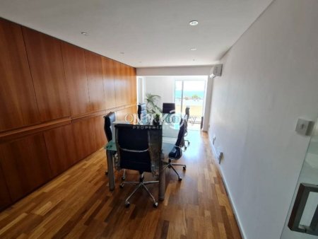 190 sqm office space furnished - 3