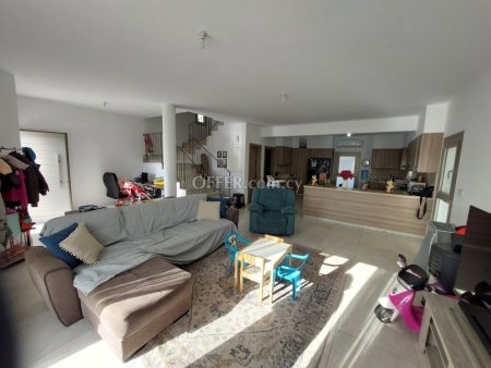 New For Sale €360,000 House 4 bedrooms, Detached Leivadia, Livadia Larnaca - 9