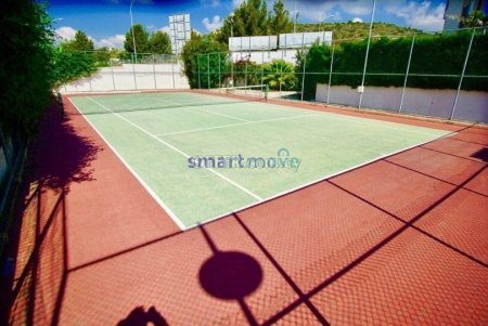 2 Bedroom Apartment 200m To Beach - 3