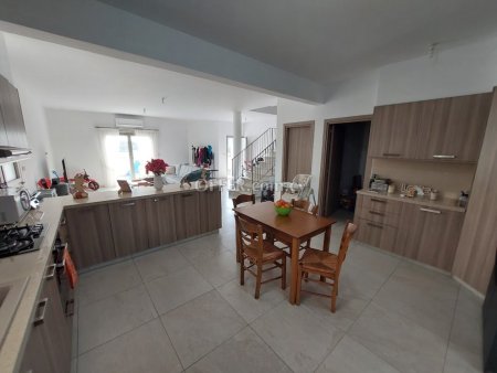 New For Sale €360,000 House 4 bedrooms, Detached Leivadia, Livadia Larnaca - 6