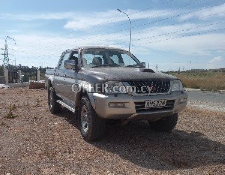 2004 Mitsubishi L200 2.5L Diesel Manual Pickup and 4x4 - 1