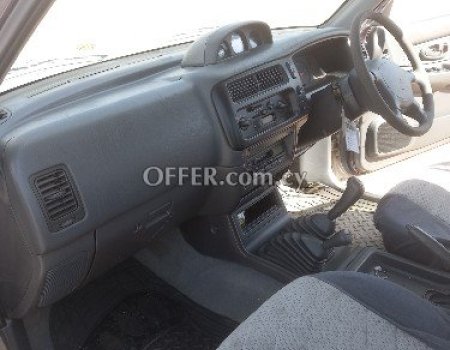 2004 Mitsubishi L200 2.5L Diesel Manual Pickup and 4x4 - 5