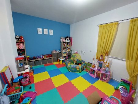 New For Sale €360,000 House 4 bedrooms, Detached Leivadia, Livadia Larnaca - 5