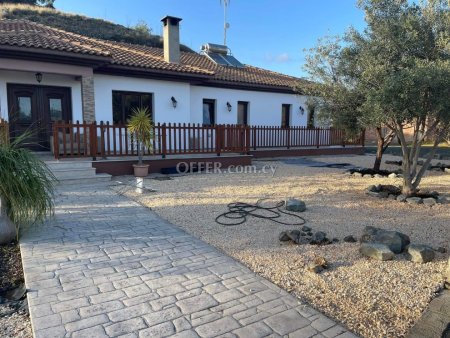 4-bedroom Detached Villa 280 sqm in Pyrgos - 7