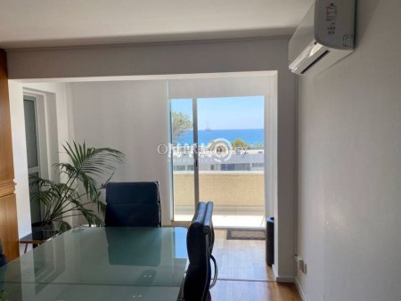 190 sqm office space furnished - 22