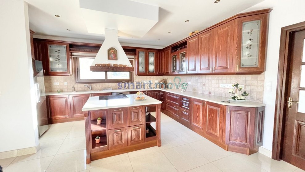 9 Bedroom Villa 600m2 For Sale Limassol - 2