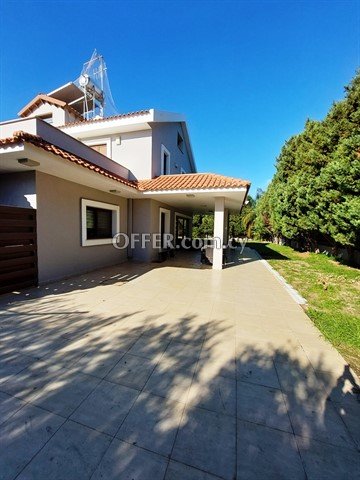 4 Bedroom House With a Large Yard on a Plot of 968 Sq.M. In Lakatameia - 1