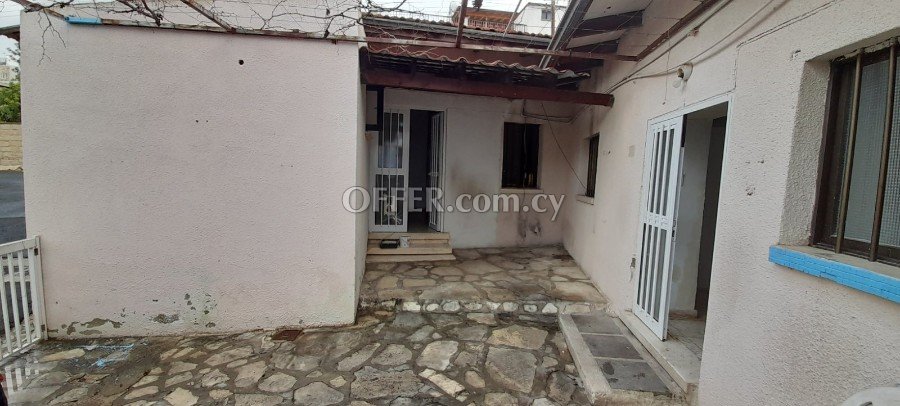 Traditional Stone House for sale - 1