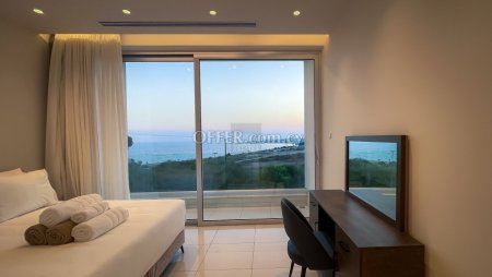 Private 3 Bedroom Villa with Unobstructed Sea Views - 10