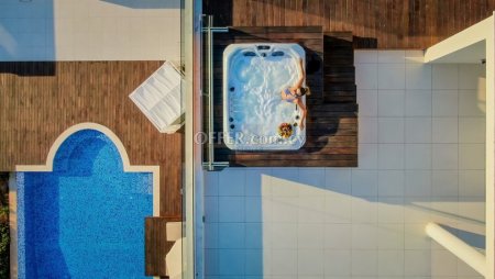 Private 3 Bedroom Villa with Unobstructed Sea Views
