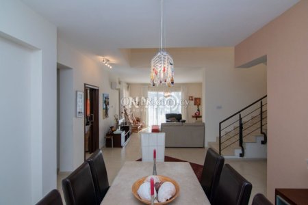 4 bedroom detached house furnished - 4