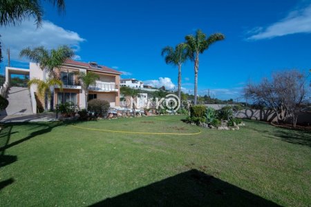 4 bedroom detached house furnished - 6
