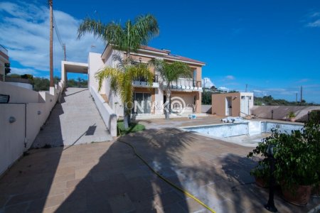 4 bedroom detached house furnished - 8