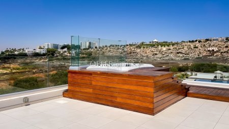 Private 3 Bedroom Villa with Unobstructed Sea Views - 21