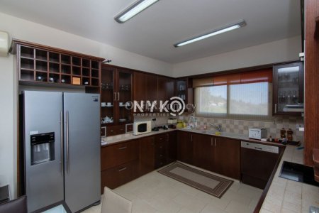 4 bedroom detached house furnished - 12