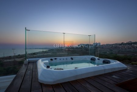 Private 3 Bedroom Villa with Unobstructed Sea Views - 15