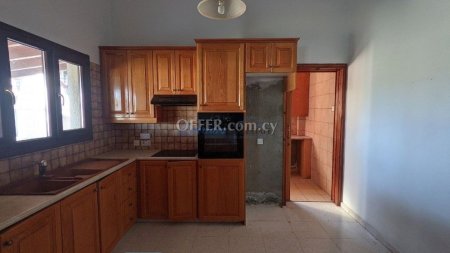 Three Bedroom House in Psevdas - 7