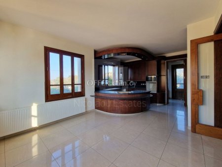 Four bedroom Two storey house with swimming pool in Alambra area Nicosia - 6