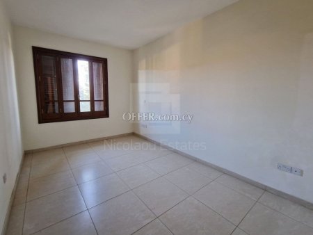 Four bedroom Two storey house with swimming pool in Alambra area Nicosia - 4