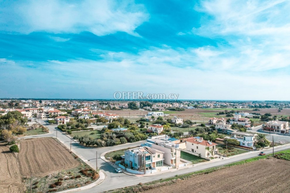 10 Bed House for Sale in Kiti, Larnaca - 1