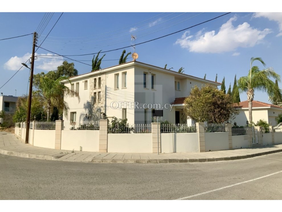Five Bedroom Villa with a Swimming pool for Sale in Geri - 7