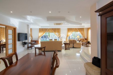 5 bedroom detached villa - 24