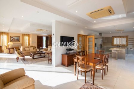 5 bedroom detached villa - 13