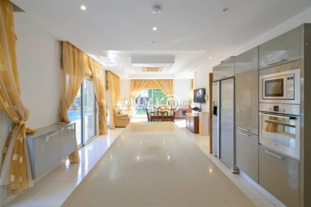 5 bedroom detached villa - 2