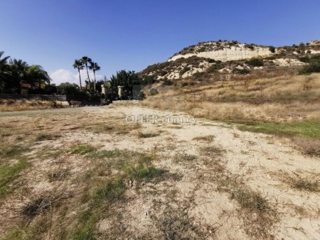 Large residential field of 6.262 sq.mt. in Agia Fyla area Limassol - 1
