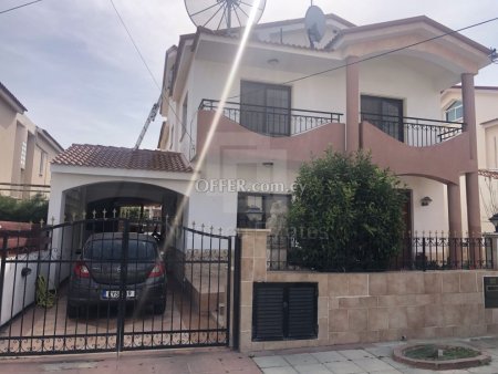 Four Bedroom house with a swimming pool For Sale in Archangelos APOEL area.