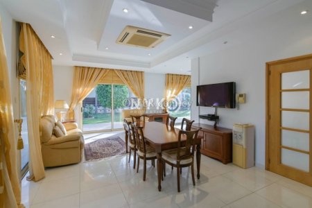 5 bedroom detached villa - 4