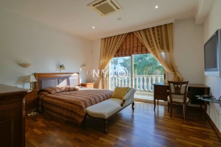5 bedroom detached villa - 8