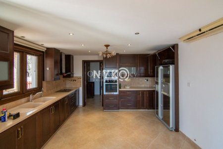 4 bedroom detached bungalow unfurnished - 9