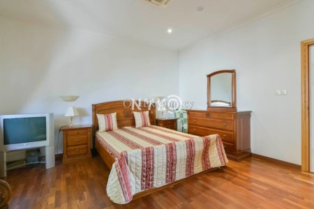 5 bedroom detached villa - 9