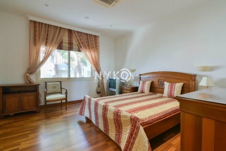 5 bedroom detached villa - 12