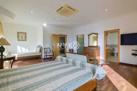 5 bedroom detached villa - 26