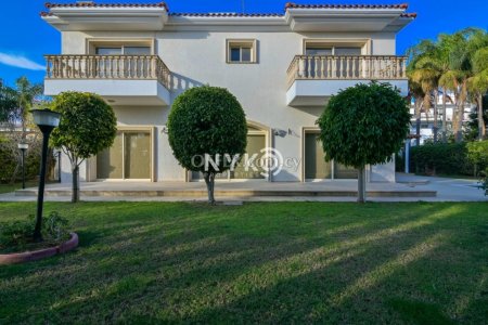 5 bedroom detached villa - 25