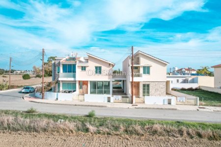 10 Bed House for Sale in Kiti, Larnaca - 3