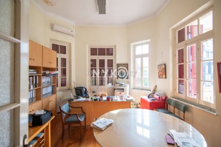 200 sqm ground floor office space - 3