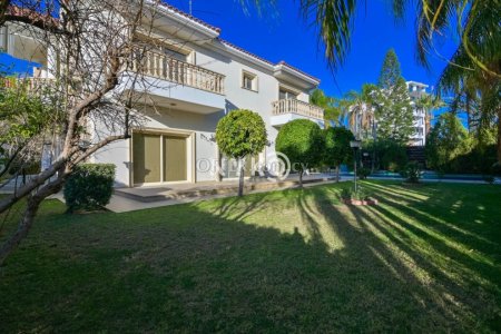 5 bedroom detached villa - 24